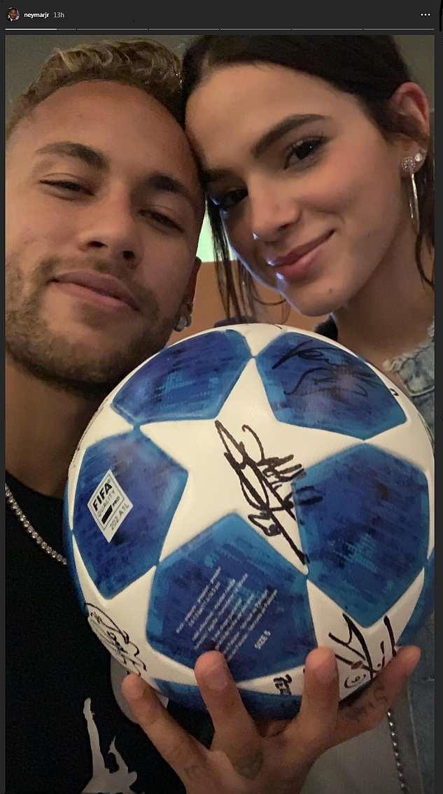  莱比锡红牛妖星崛起，十九岁新秀帽子戏法  