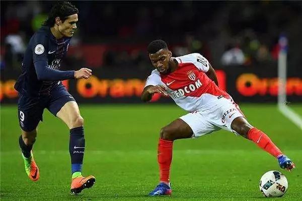  法甲赛季最佳阵容，巴黎七将入围  