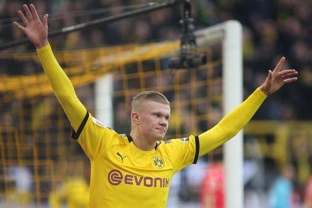  哈兰德戴帽助多特逆转法兰克福登顶  